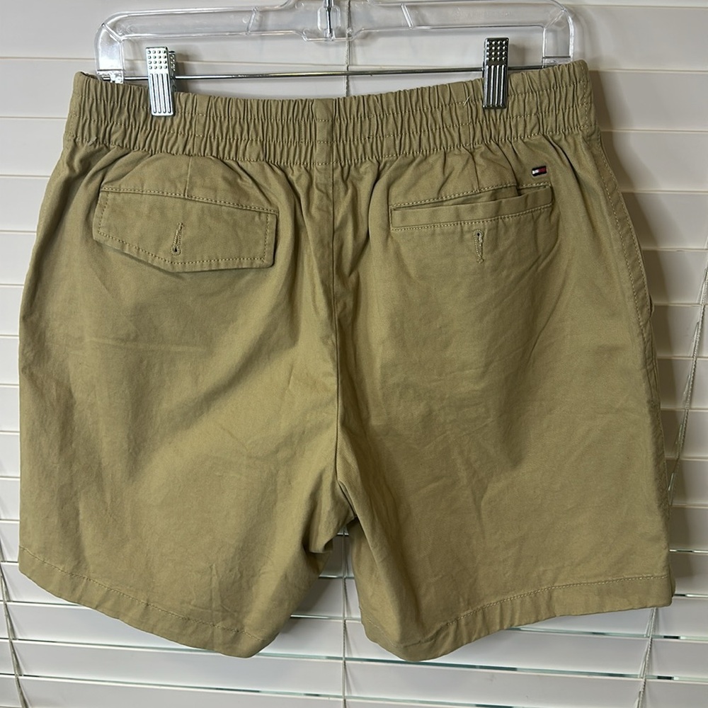 NWT .SIZE-M..97%COTTON..TOMMY-HILFIGER—Tan Flat Front Shorts - Picture 3 of 13